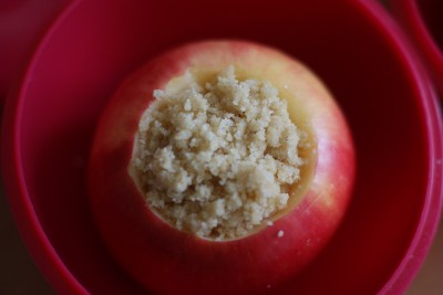 Pomme remplie de crumble