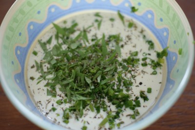 Sauce herbes-chèvre