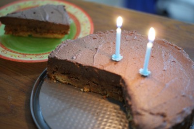 Faute de temps, je n'ai pas décoré le dessus de mon gâteau... Mais il n'en était pas moins bon !