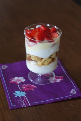 Ces petites verrines très fraîches sont parfaites pour un dessert léger ou un petit goûter.